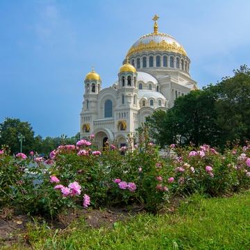 Автобусный тур «Кронштадт – Петергоф: две жемчужины за один день» со скидкой до 32%