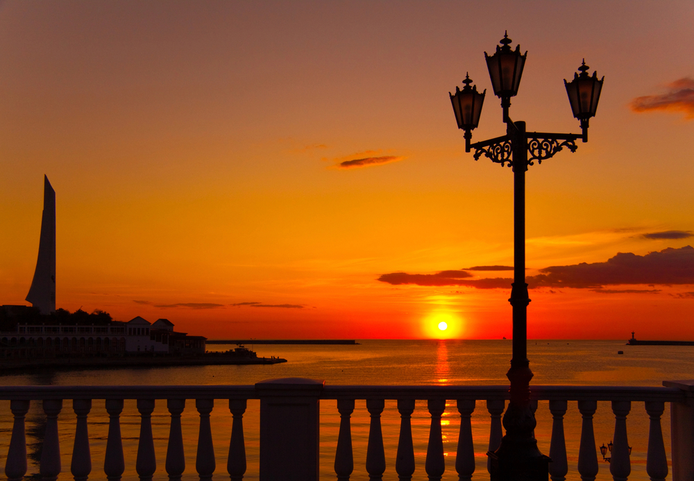 Автобусно-пешеходная экскурсия «Вечерний Севастополь и море» с прогулкой на катере