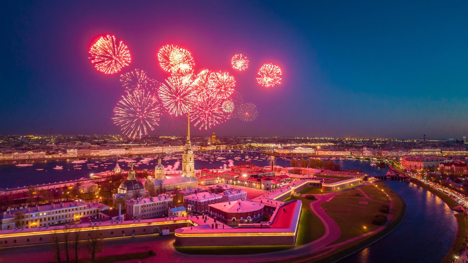 Автобусная экскурсия «В честь русской славы и побед» с просмотром салюта в День Победы со скидкой до 29%