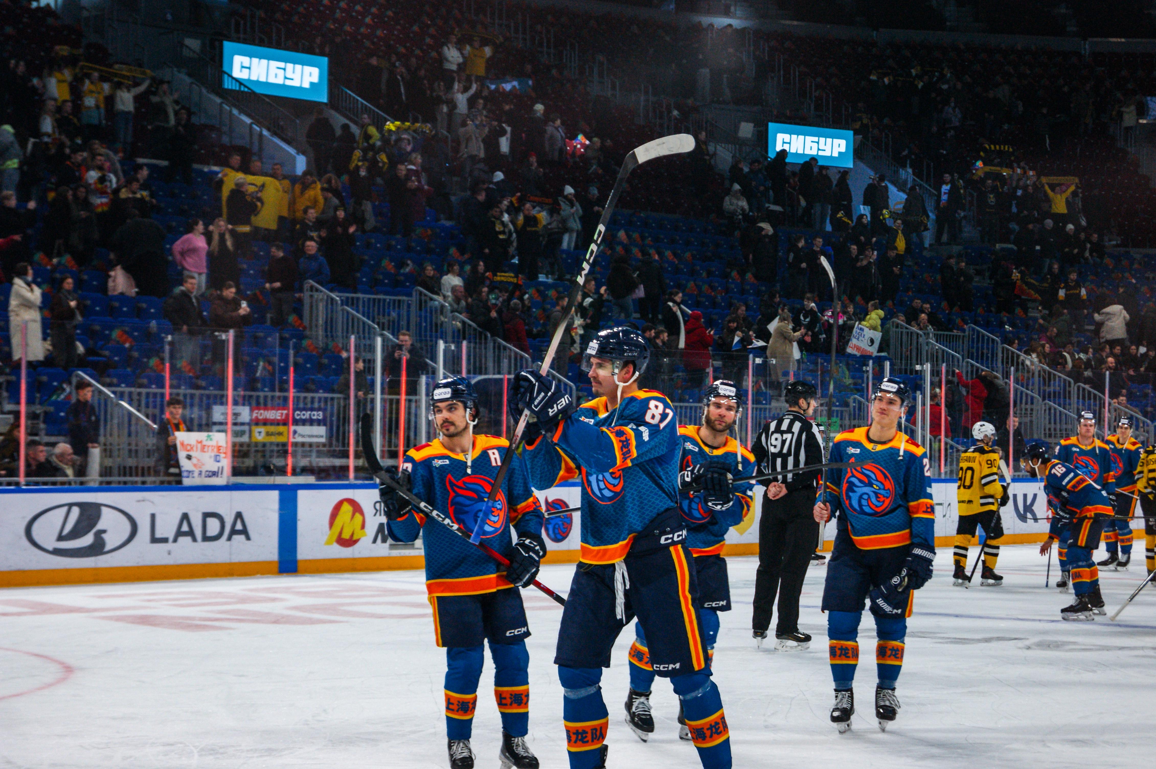 Шанхай Дрэгонс — Автомобилист: матч на СКА-Арене и автограф-сессия Артура Бабича
