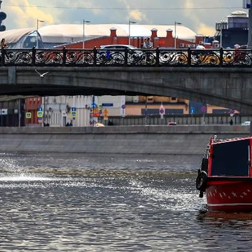 Вечерняя прогулка от парка «Зарядье» до причала «Третьяковский» Вечерняя прогулка от парка «Зарядье» до причала «Третьяковский»