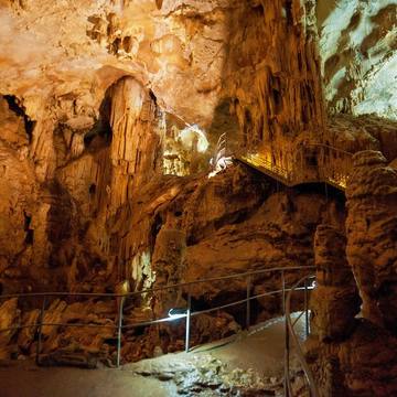 Экскурсия «Пещеры Чатыр-Даг: Мраморная и Эмине-Баир-Хосар»