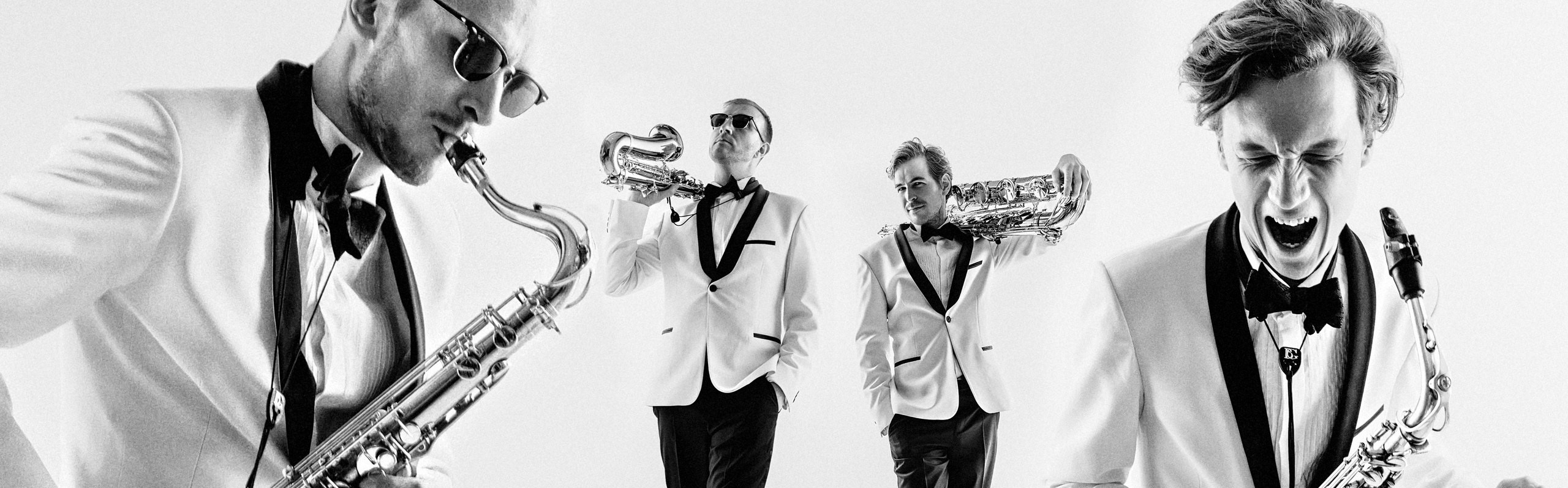 Концерт группы «2x2 Саксофон квартет» (Saxophone Quartet) и Яны Дельмас в ресторане Noisy River со скидкой 30%