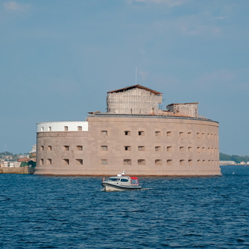 Водная прогулка «Форты Кронштадта»