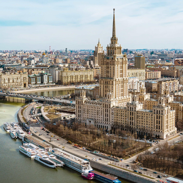 Автобусная экскурсия «Тайный мир сталинских высоток»