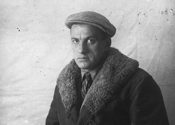 Тест «Кто это написал — поэт или поп-певец?»