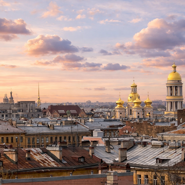 Комбо-экскурсия «Смотровая площадка, закрытые парадные и дворы-колодцы: контрастный Петербург» со скидкой 59%