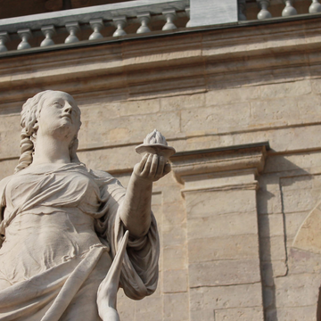 Автобусная экскурсия в Гатчину с посещением Большого дворца со скидкой до 22%