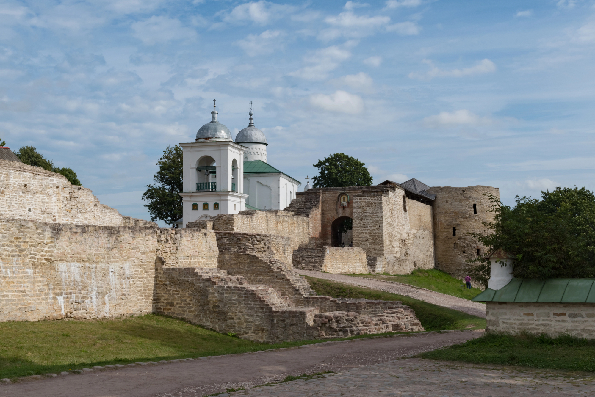 Автобусная экскурсия «Русь стародавняя: Изборск и Псково-Печерский монастырь»