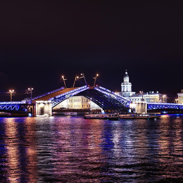 Ночные прогулки на теплоходе под разводными мостами со скидкой до 73%