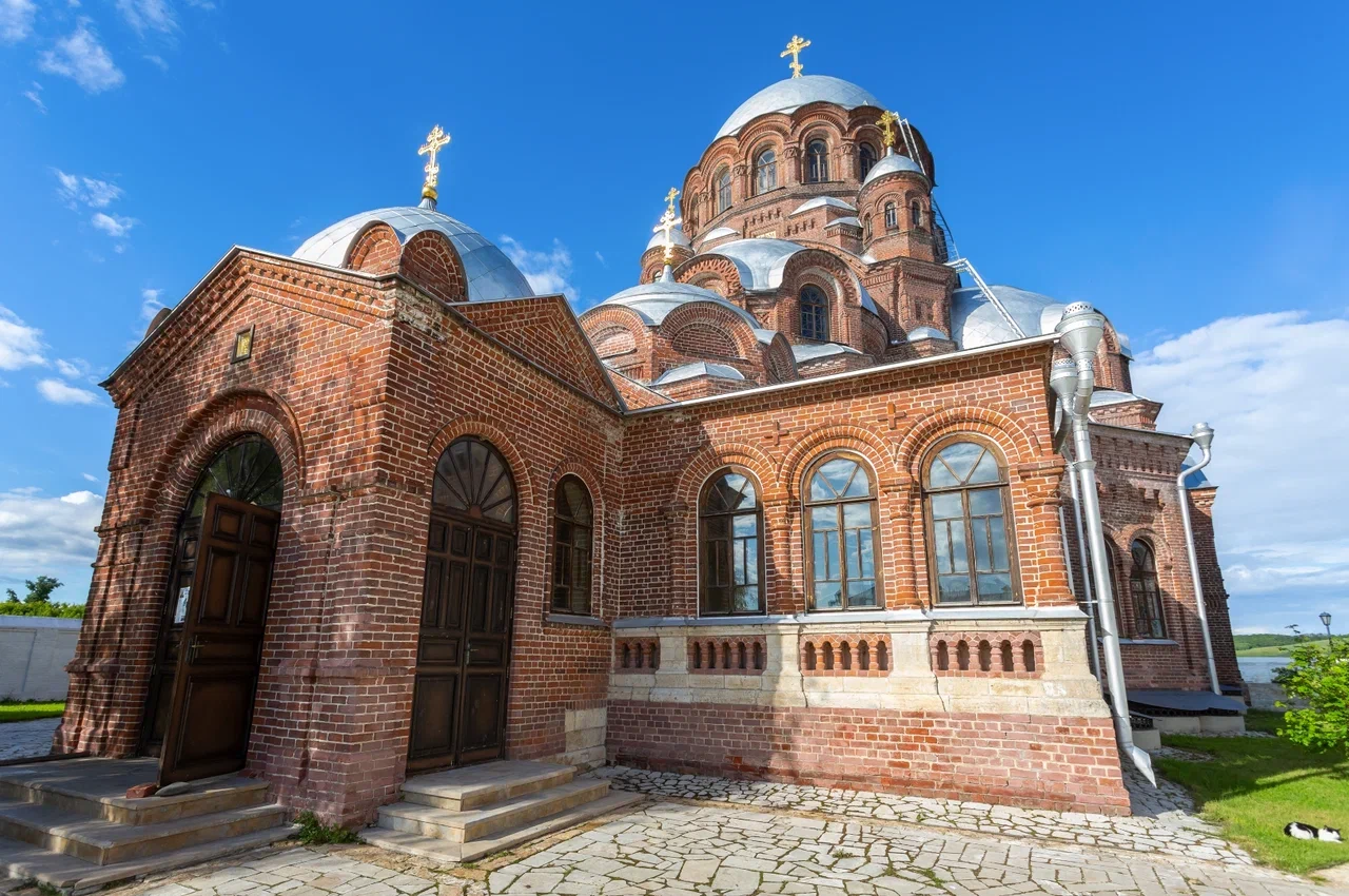 Экскурсия «Остров град Свияжск. Храм всех религий. Раифа» со скидкой 30%