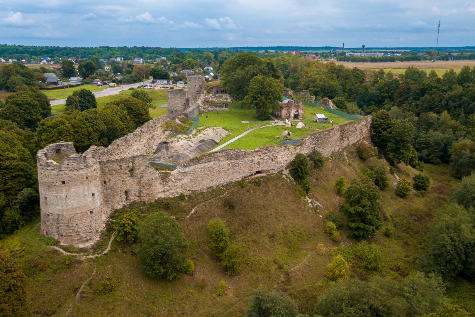 Однодневный тур «Древние крепости: Псков-Изборск-Печоры» со скидкой 33%