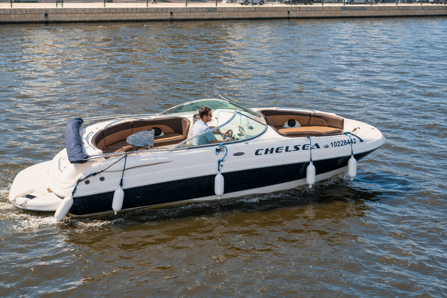 Аренда катера Chaparral 234 с капитаном Аренда катера Chaparral 234 с капитаном со скидкой до 27%