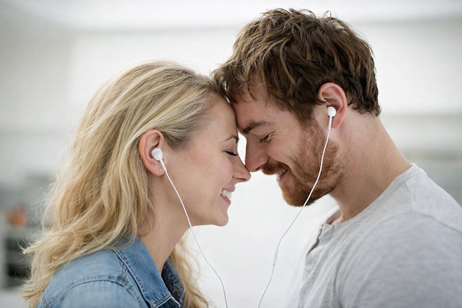 Топ-10 песен о любви ко Дню святого Валентина