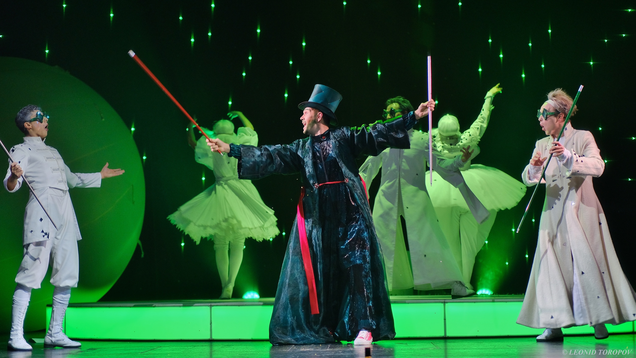 Спектакль «Волшебник Изумрудного города» в Театре комедии им. Акимова