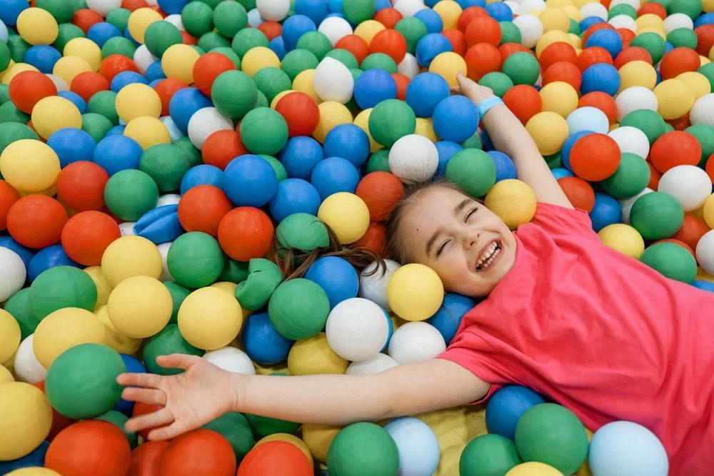 Топ парков развлечений и интерактивных площадок для детей в Петербурге