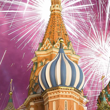 День победы на теплоходе «Флагман» с дискотекой, шампанским и салютом от причала «Киевский» со скидкой 50%