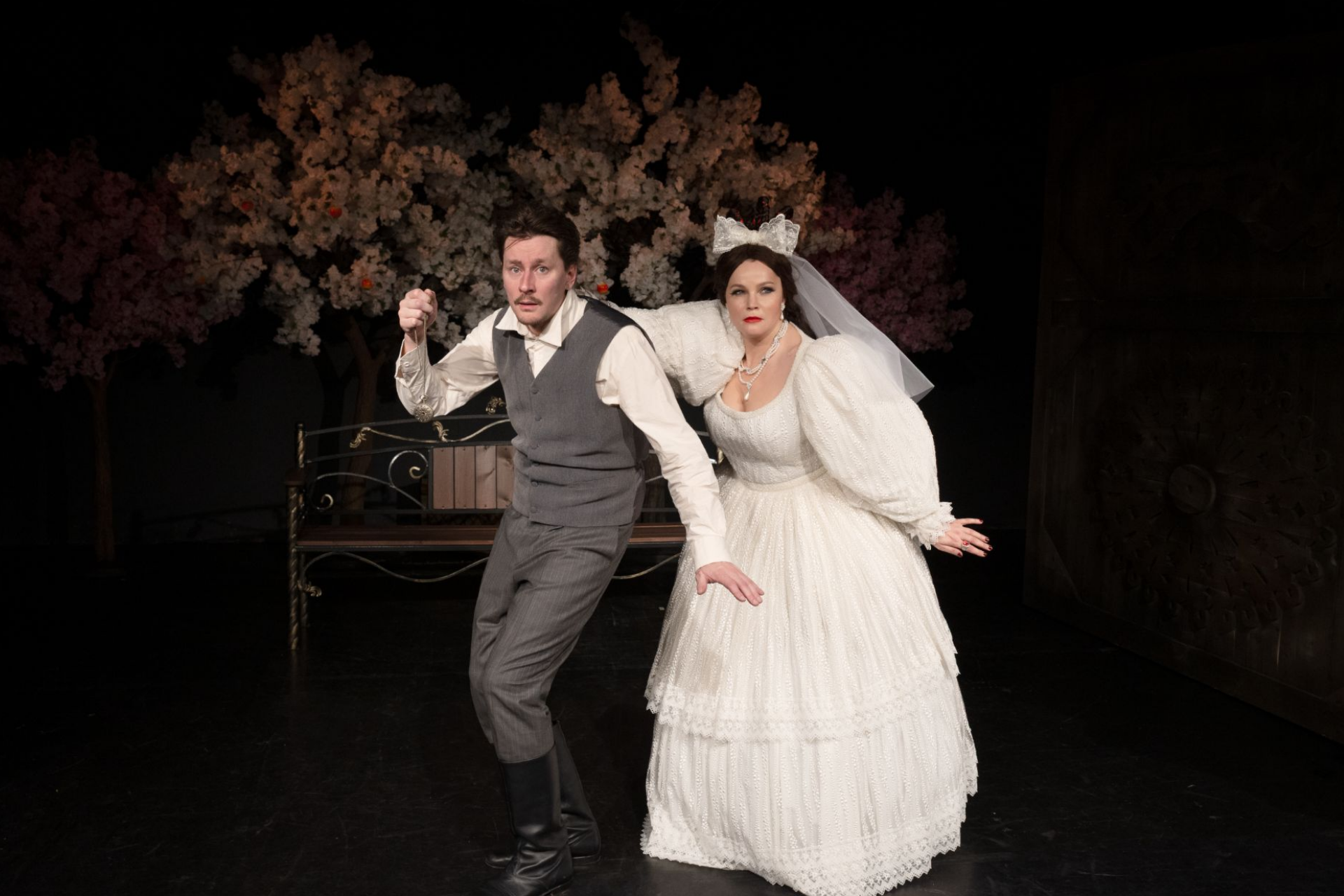 Спектакль «Женитьба Бальзаминова» в Театре Комедии со скидкой 25%