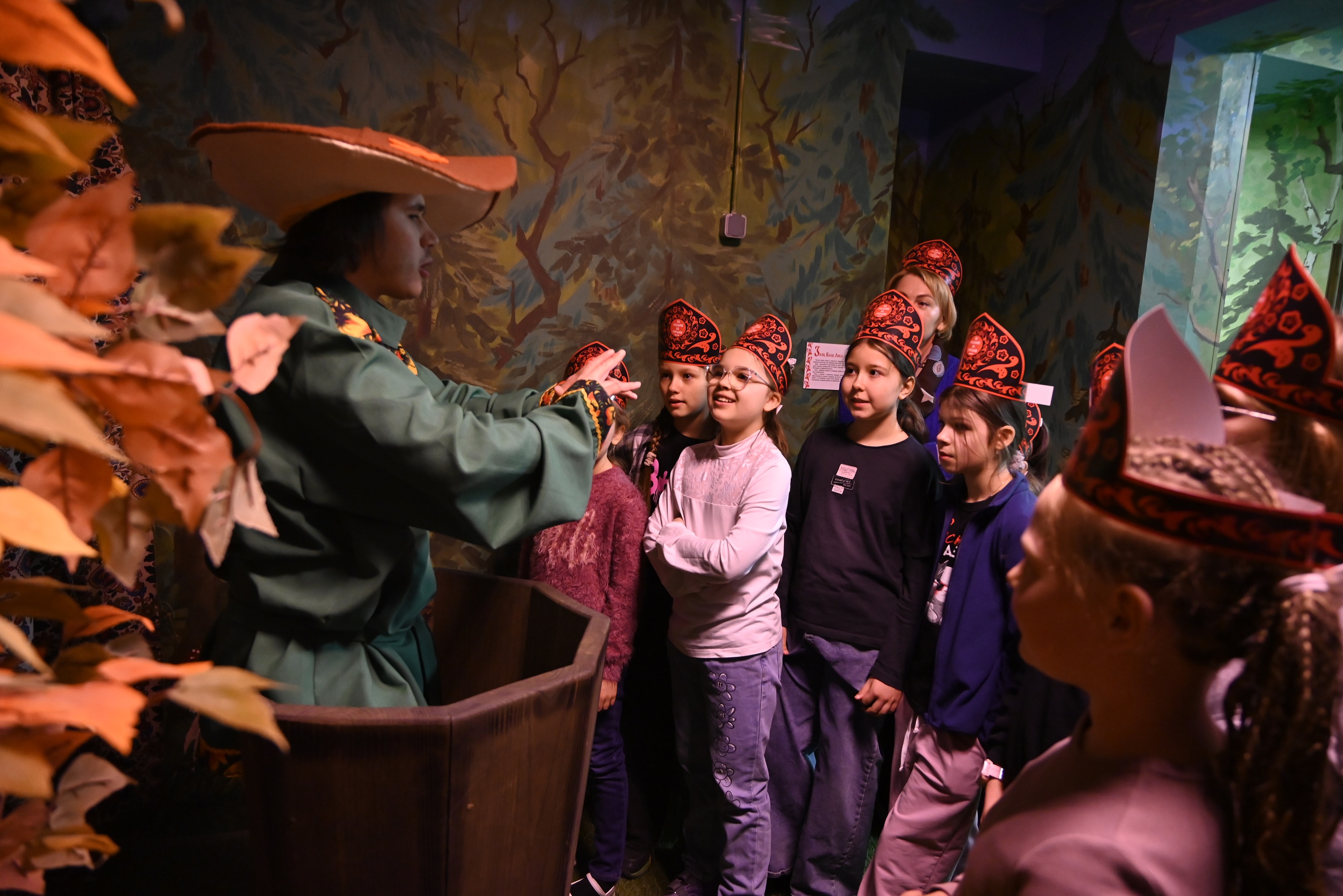 Расширенная интерактивная экскурсия и чаепитие в музее «За лесами, за горами» со скидкой до 40%