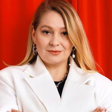 Концерт «Шоу женских историй» в баре «Сплетни» от Анны Асти со скидкой 20%