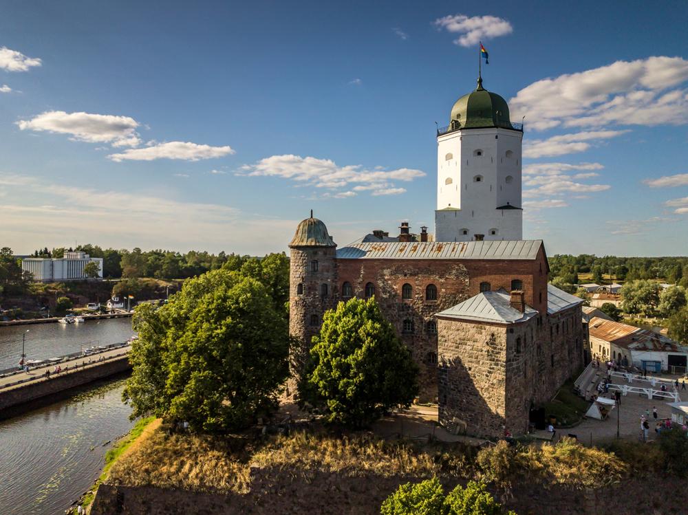 Выборгский замок: история и стоимость билетов