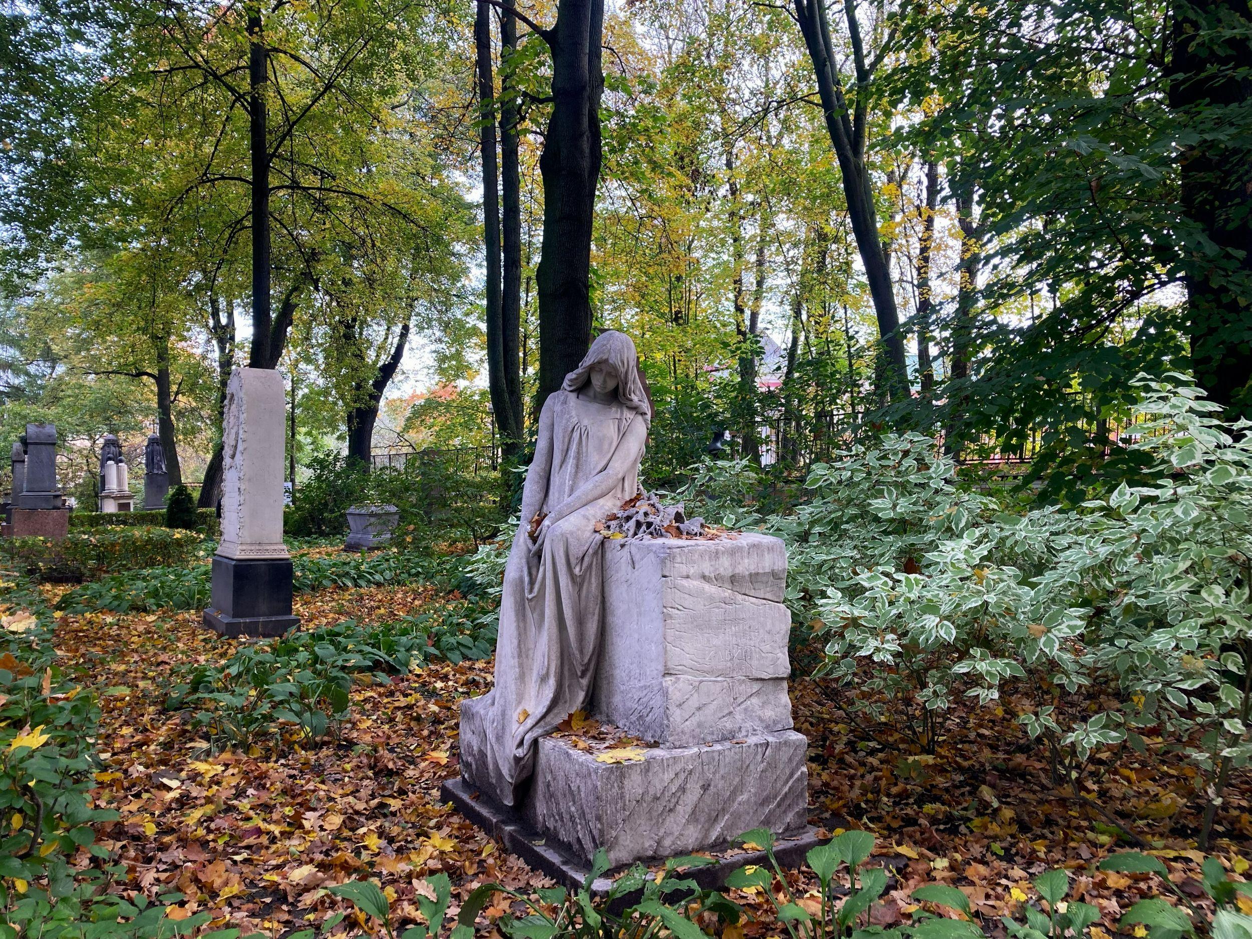 Некрополь мастеров искусств Петербург: фото музея скульптуры
