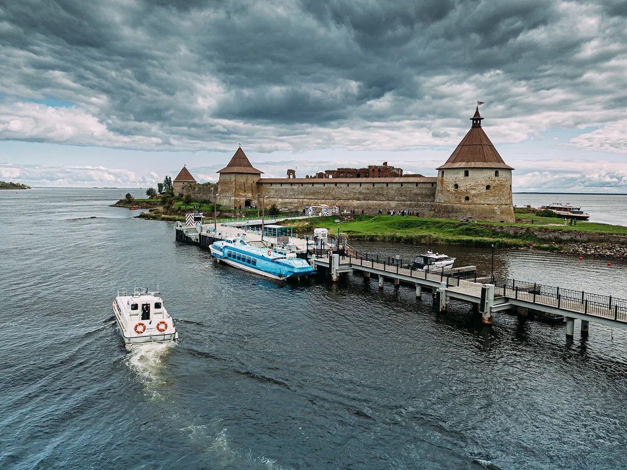 Экскурсия в крепость Орешек на скоростном судне «Восход»