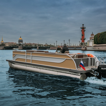 Речная прогулка на катамаране «Шмель» с капитаном со скидкой 35%