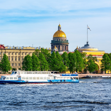 Петровский вояж на двухпалубном теплоходе. Нева и Финский залив со скидкой до 63%