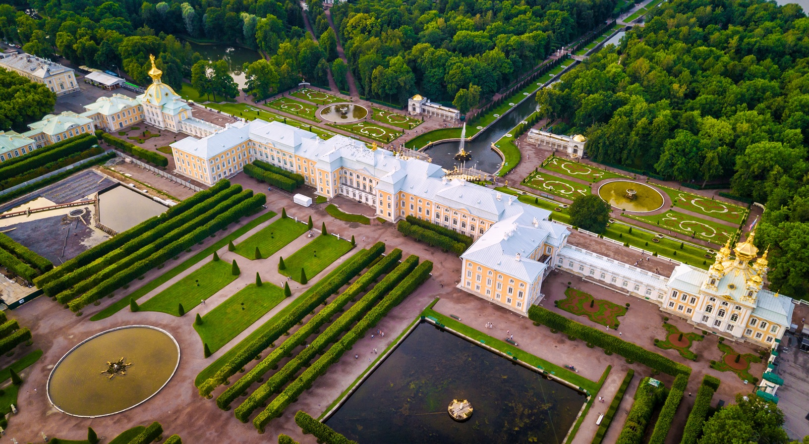 Автобусная экскурсия «Петергоф – русская Версалия Петра Великого» со скидкой до 44%