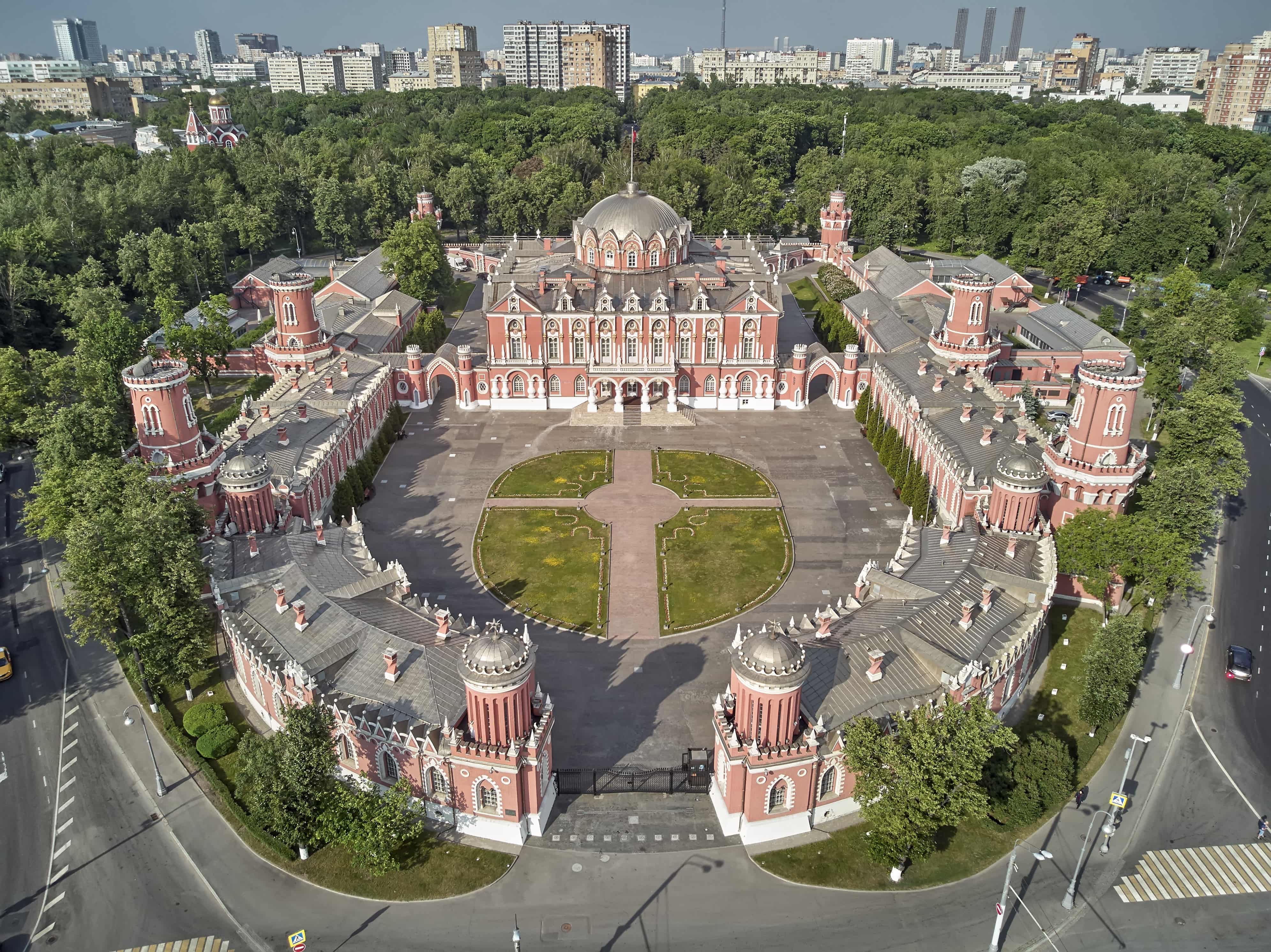 Петровский путевой дворец