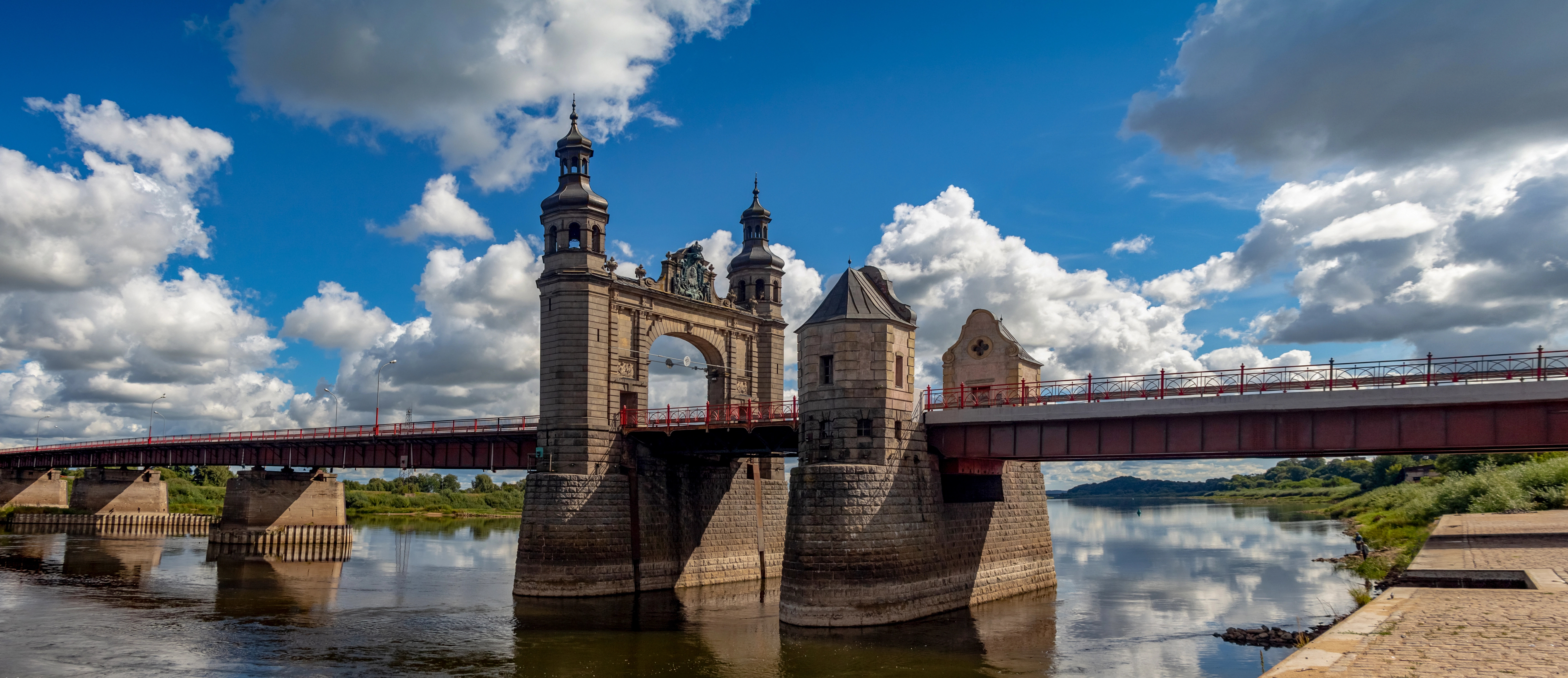 Автобусная экскурсия «Тильзит — Рагнит: история войны, любви и мира»
