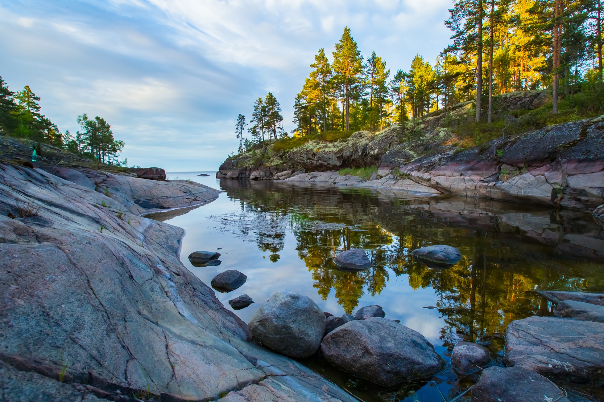 Однодневный тур «Карельская сказка» с прогулкой на катере по Ладожским шхерам со скидкой 31%