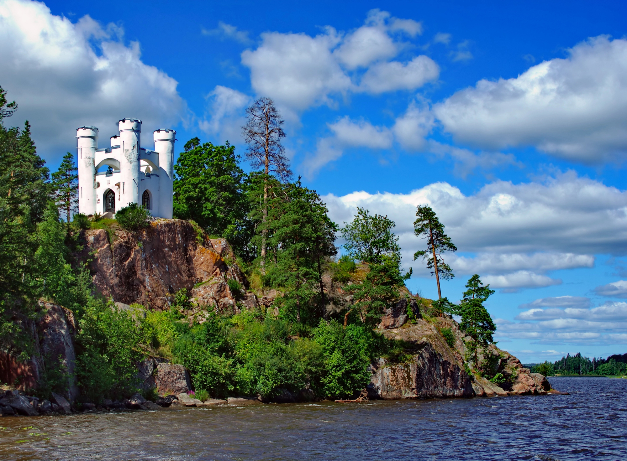 Индивидуальная автомобильная экскурсия по Выборгу и парку Монрепо со скидкой 30%