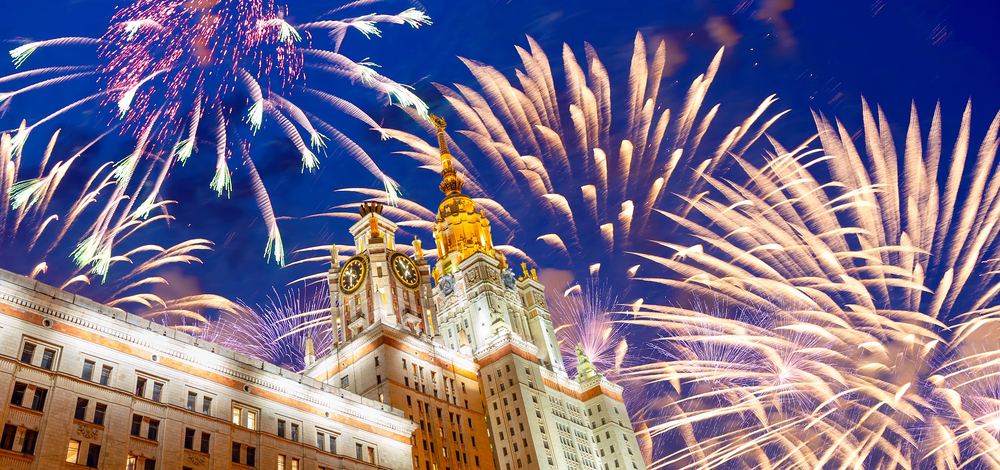 День победы с просмотром салюта на теплоходе «Столица-2»