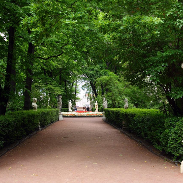 Пешеходная экскурсия «Красиво жить не запретишь. Как искусство правит Петербургом» со скидкой 50%