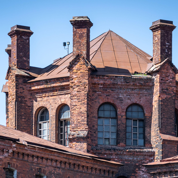 Автобусная экскурсия «Бандитский Петербург» со скидкой до 67%