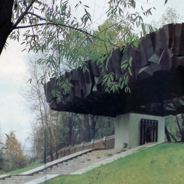 Индивидуальная пешеходная экскурсия по Князь-Владимирскому кладбищу