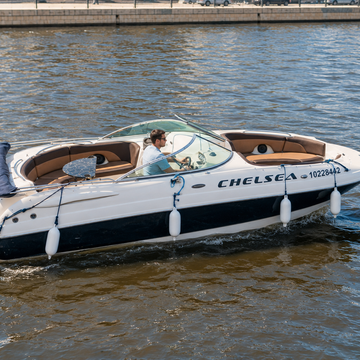 Аренда катера Chaparral 234 с капитаном со скидкой до 27%