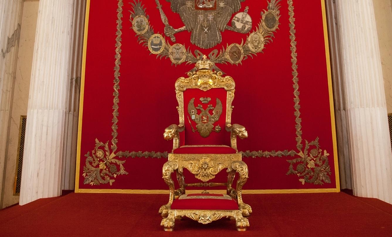 В Эрмитаже гость сел на трон и зачитал речь: что известно