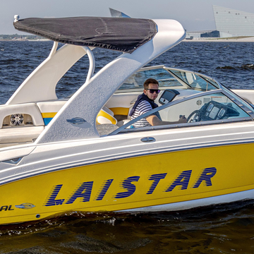 Аренда катера «Мажор» с капитаном со скидкой до 20%