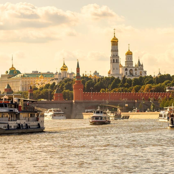 Ланч-круиз на теплоходе от Парка «Зарядье» со скидкой 50%