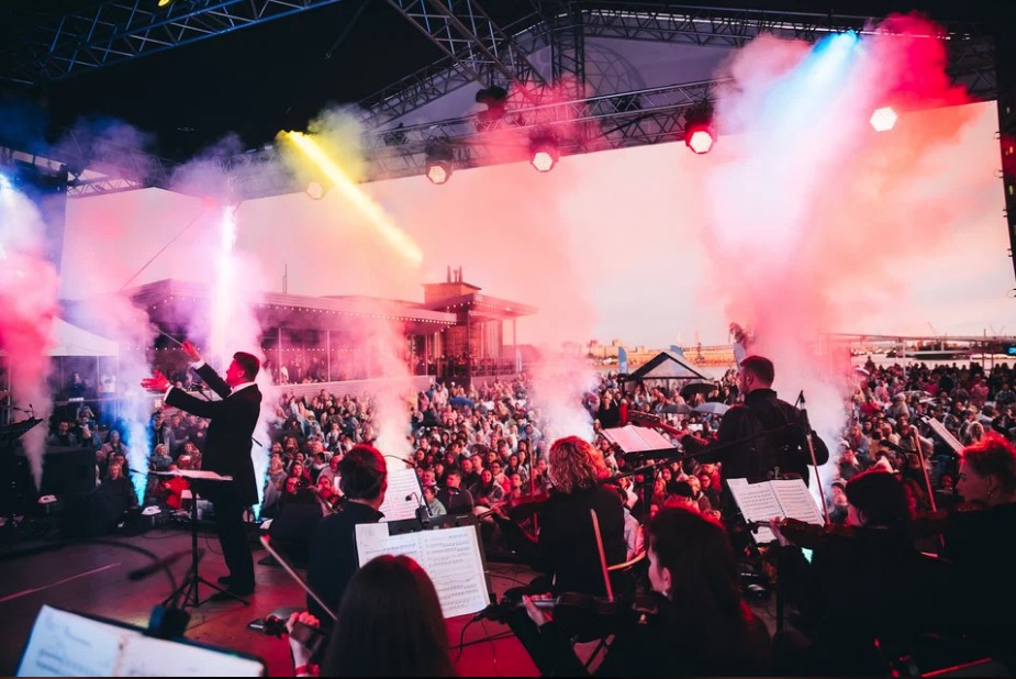 Концерт «Рок-хиты на крыше с симфоническим оркестром» со скидкой 25%