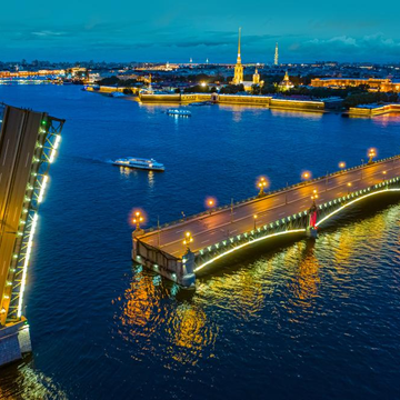 Ночная прогулка на теплоходе «Разводные мосты с Карповки» со скидкой 70%